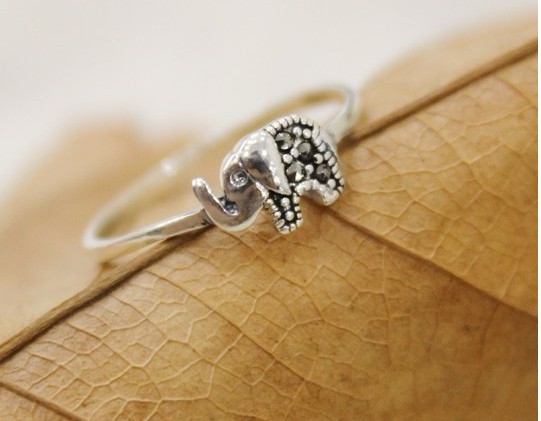 Lovely Sterling Silver Elephant Ring